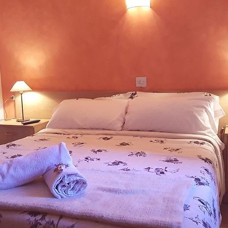 Hostal La Cuineta De Cal Triuet Gósol Exterior foto