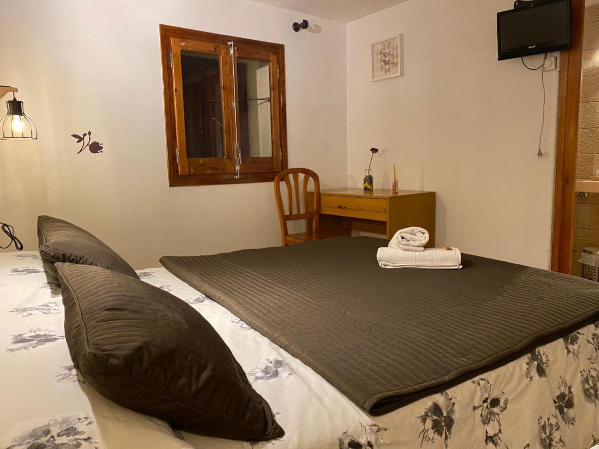Hostal La Cuineta De Cal Triuet Gósol Exterior foto
