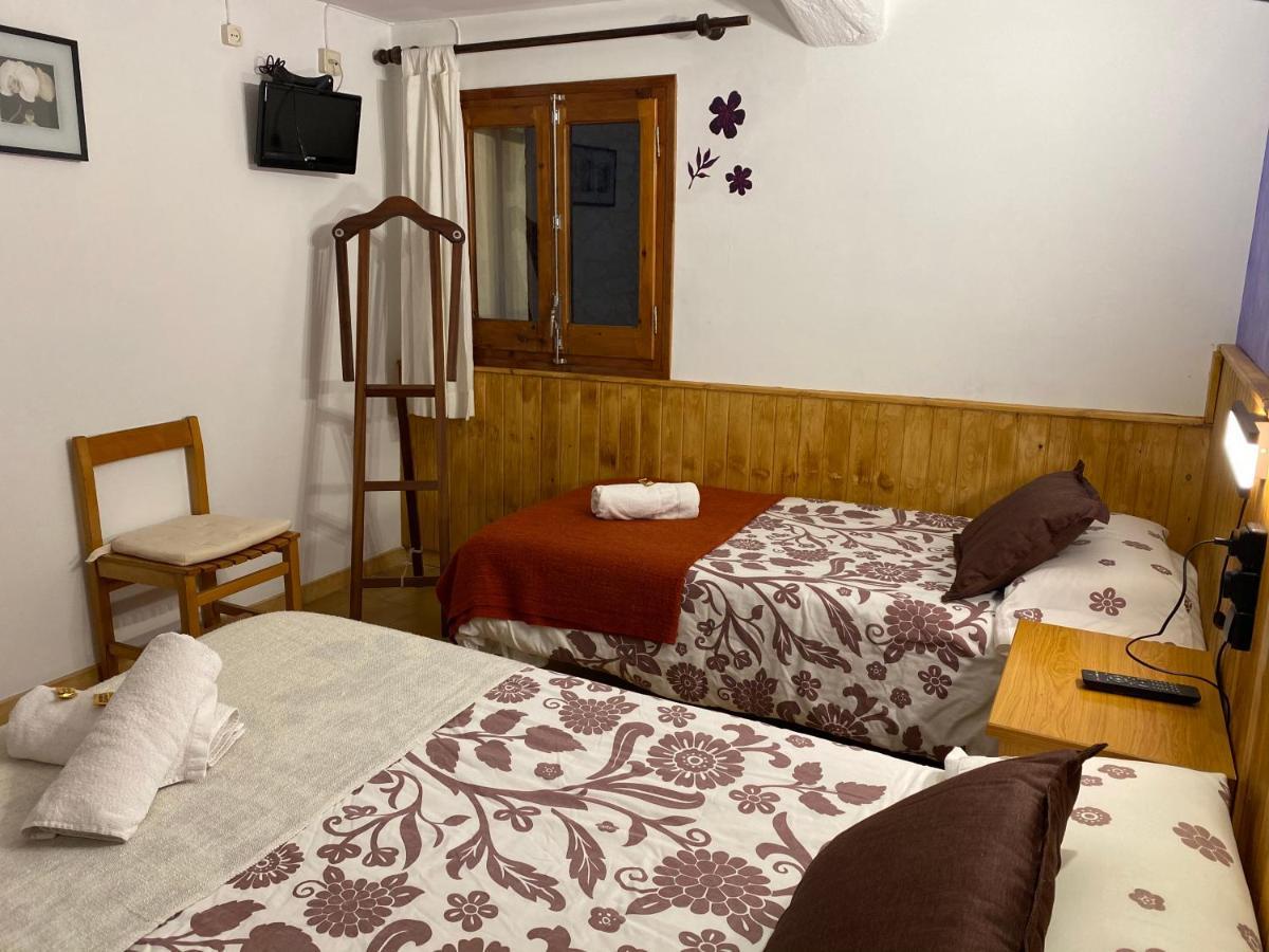 Hostal La Cuineta De Cal Triuet Gósol Exterior foto