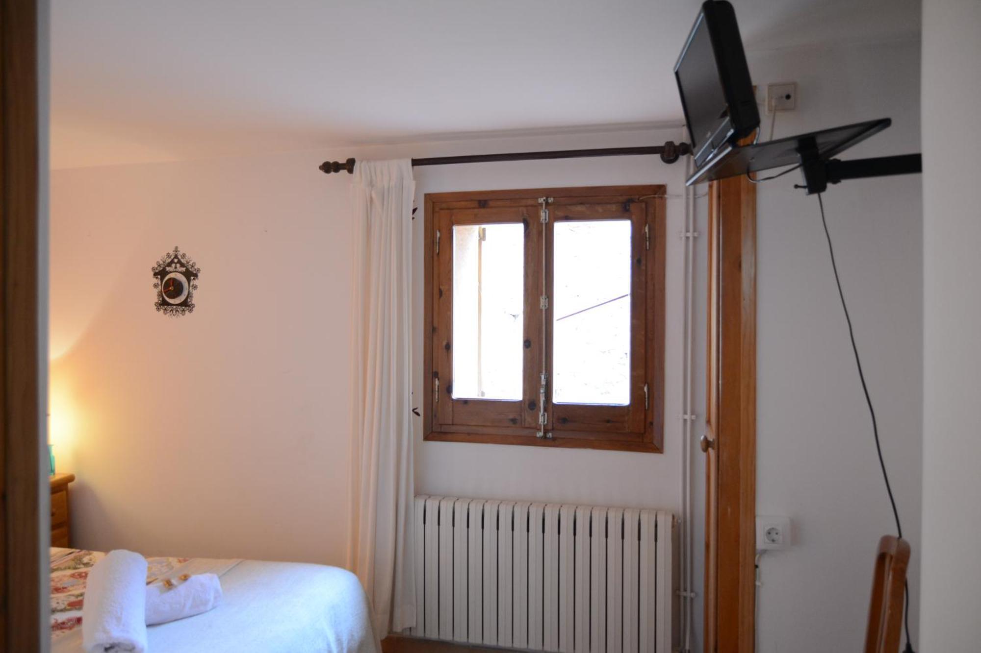 Hostal La Cuineta De Cal Triuet Gósol Exterior foto