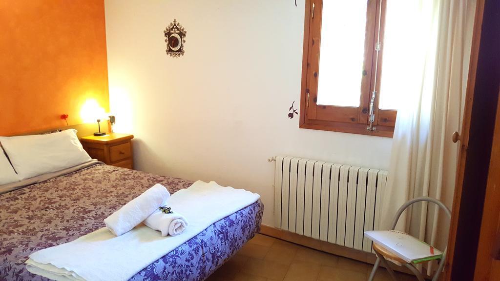 Hostal La Cuineta De Cal Triuet Gósol Exterior foto