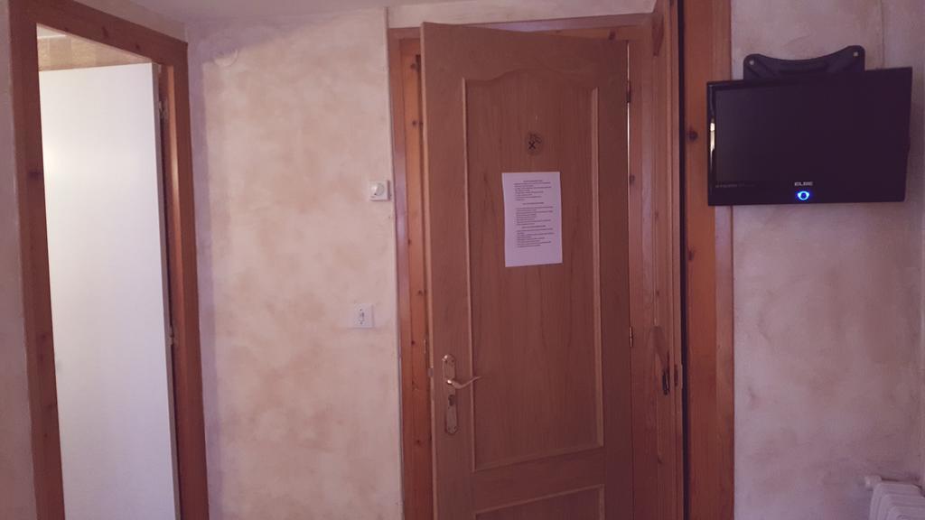 Hostal La Cuineta De Cal Triuet Gósol Exterior foto