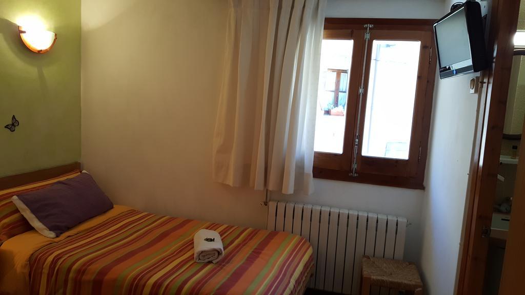 Hostal La Cuineta De Cal Triuet Gósol Exterior foto